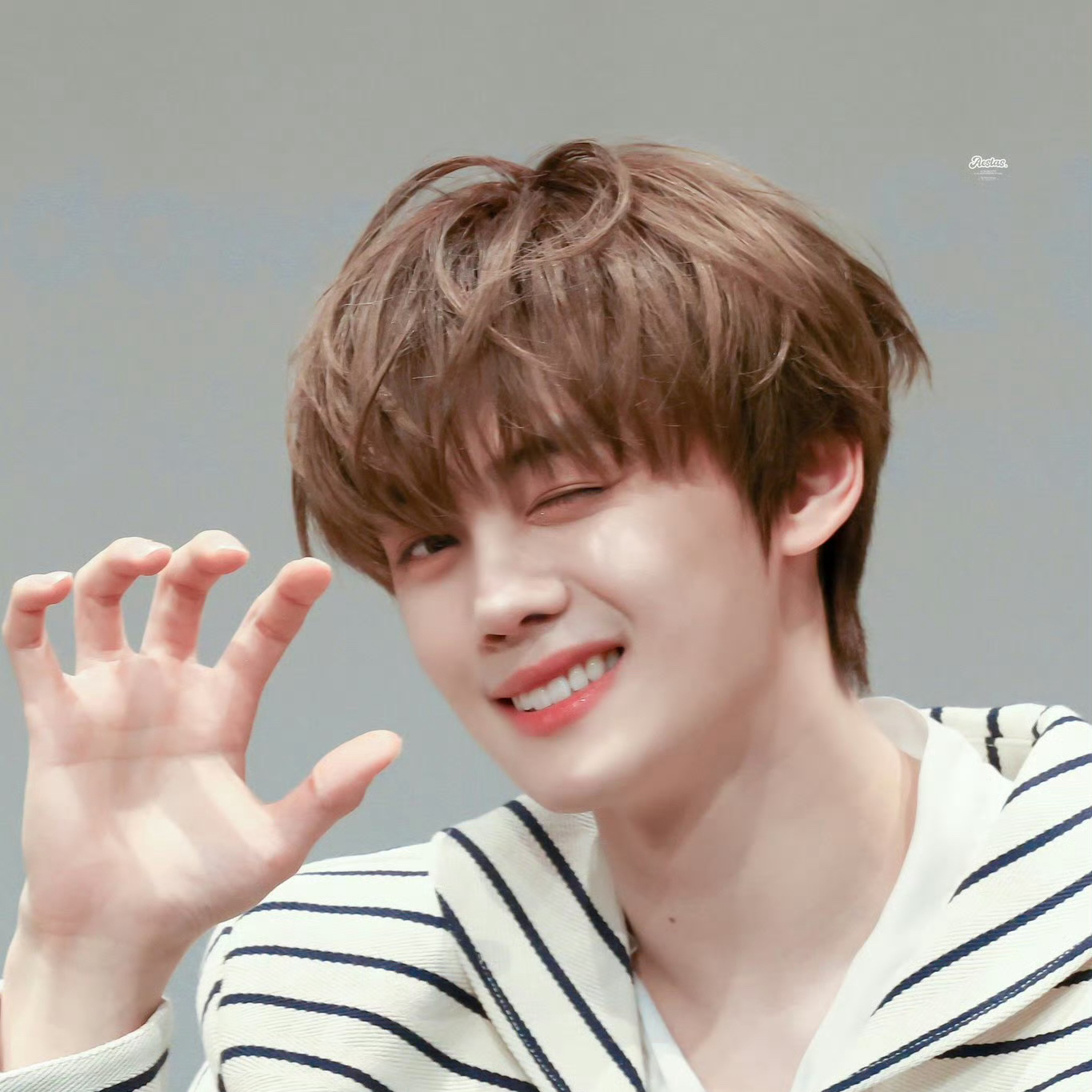 Recent activity shot of Kim Gyuvin (ZEROBASEONE)