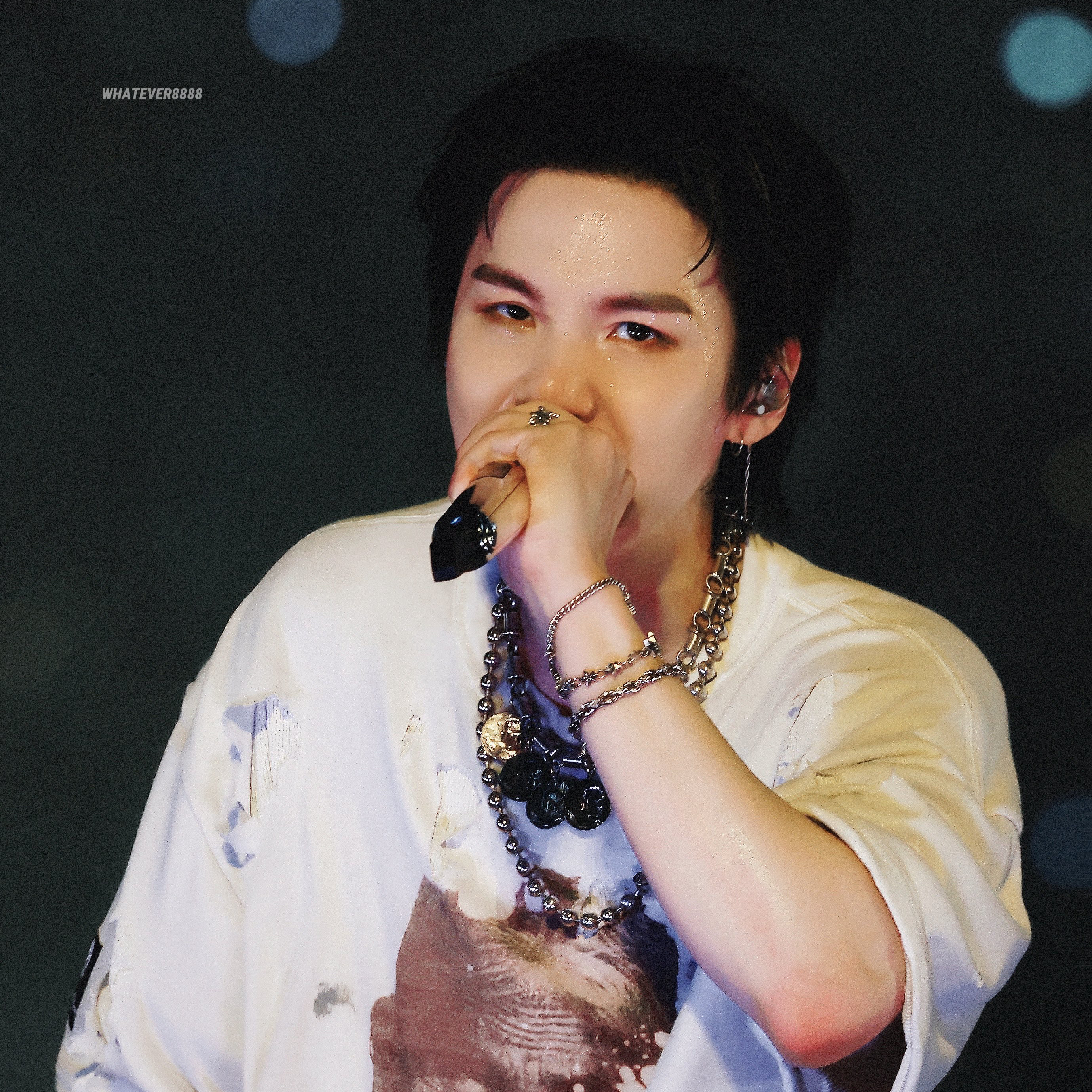 Potret di balik layar SUGA (BTS)