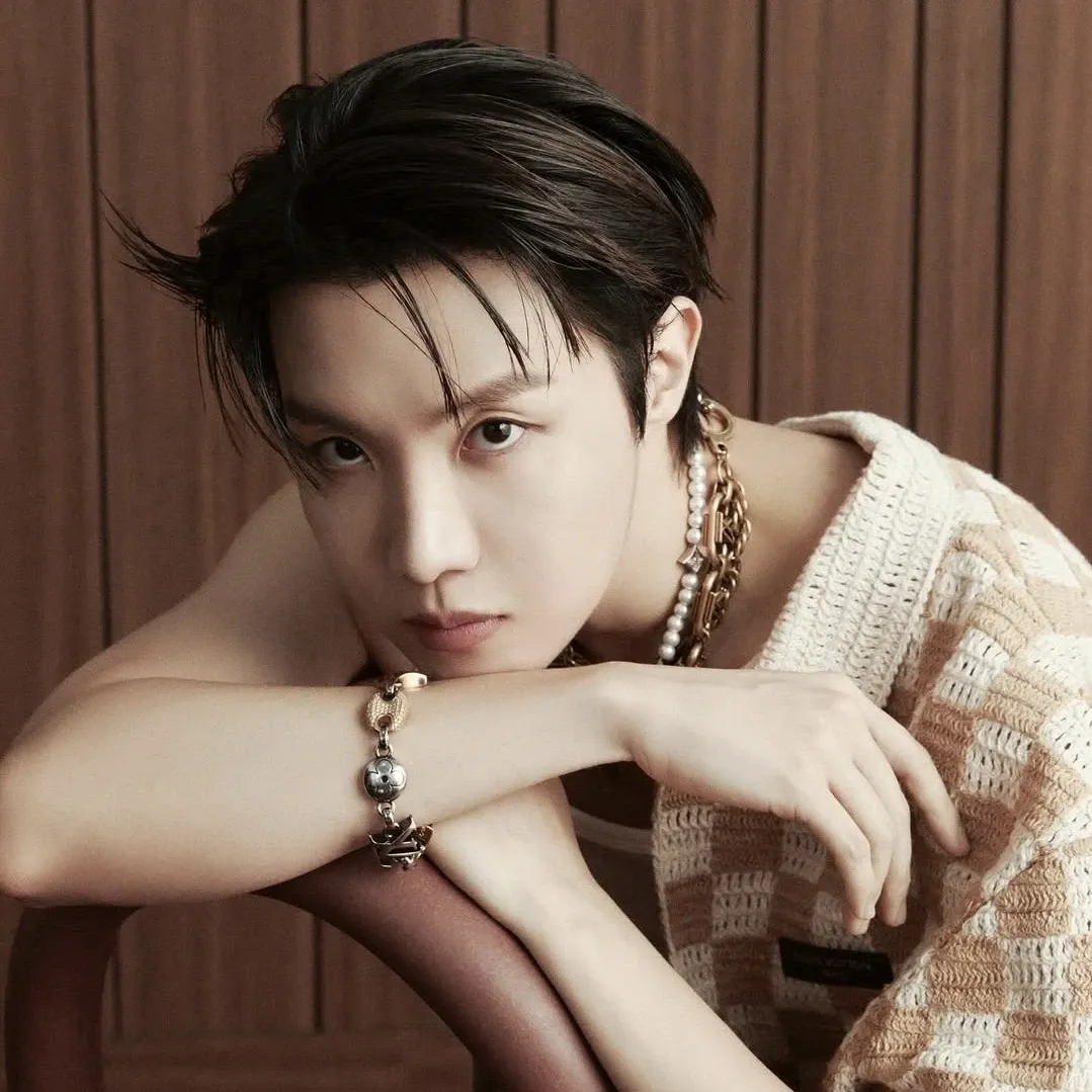 Behind-the-scenes cut of j-hope (BTS)