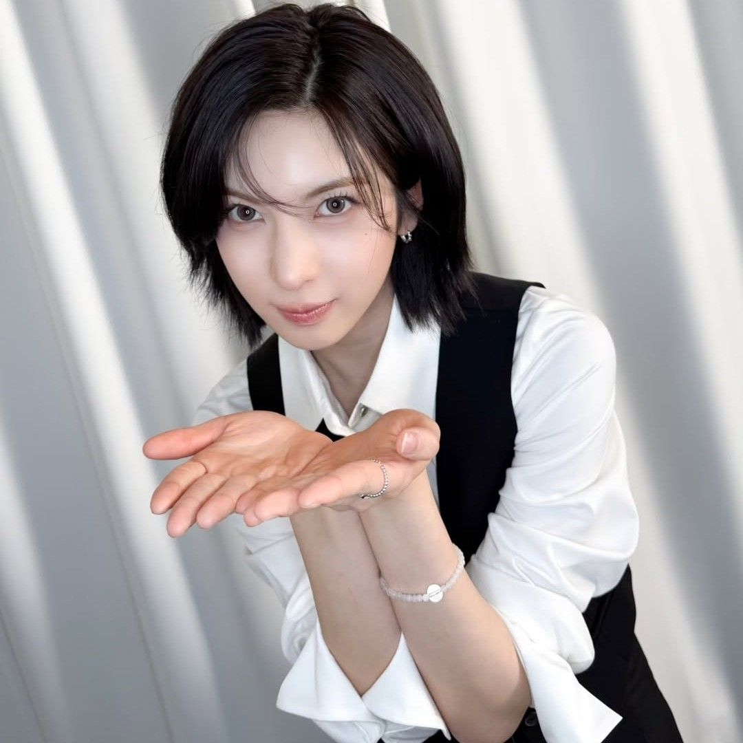 Recent activity shot of BAE (NMIXX)