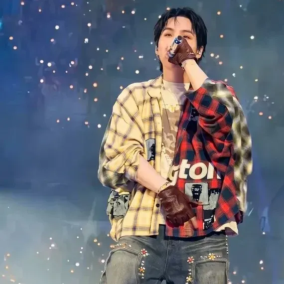 Potret di balik layar SUGA (BTS)