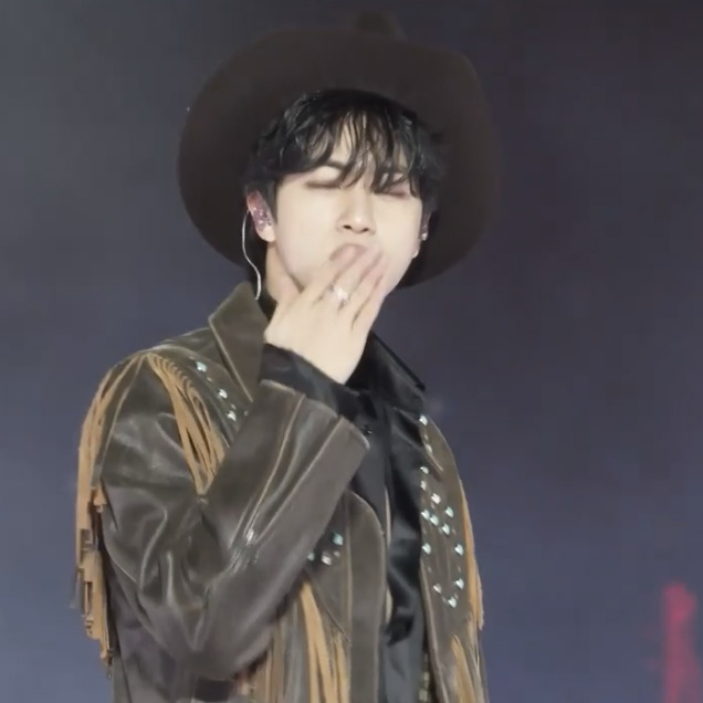 진 (방탄소년단)의 비하인드 컷