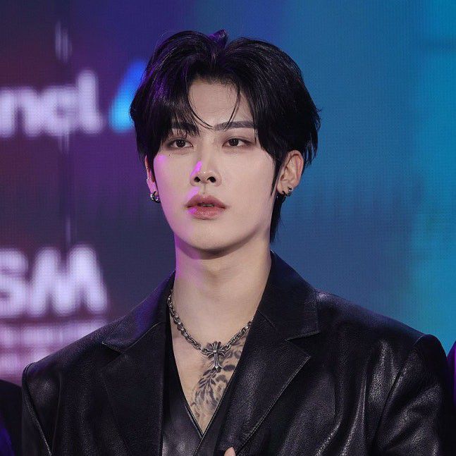 A moment captured by Ricky (ZEROBASEONE)'s fan