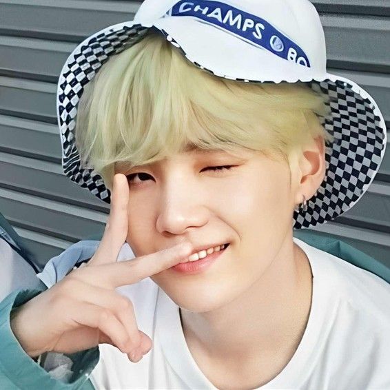 SUGA (BTS)の舞台裏ショット