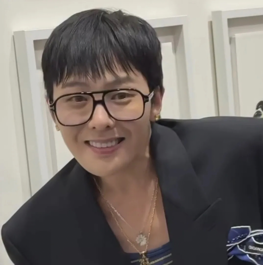 Behind-the-scenes cut of G-DRAGON (BIGBANG)