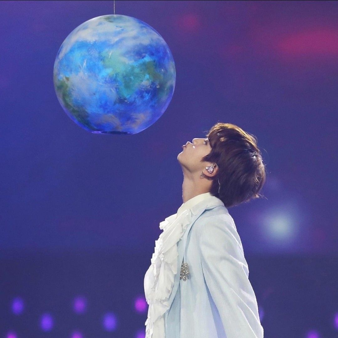 진 (방탄소년단)의 최신 사진