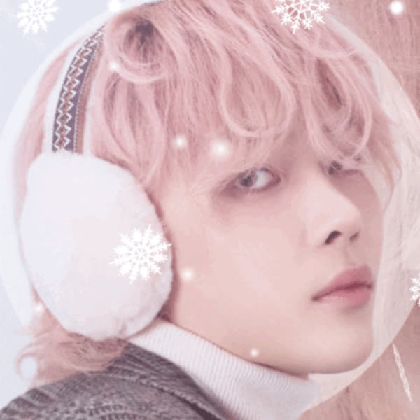 Signature photo of Nicholas (&TEAM) capturing their charm