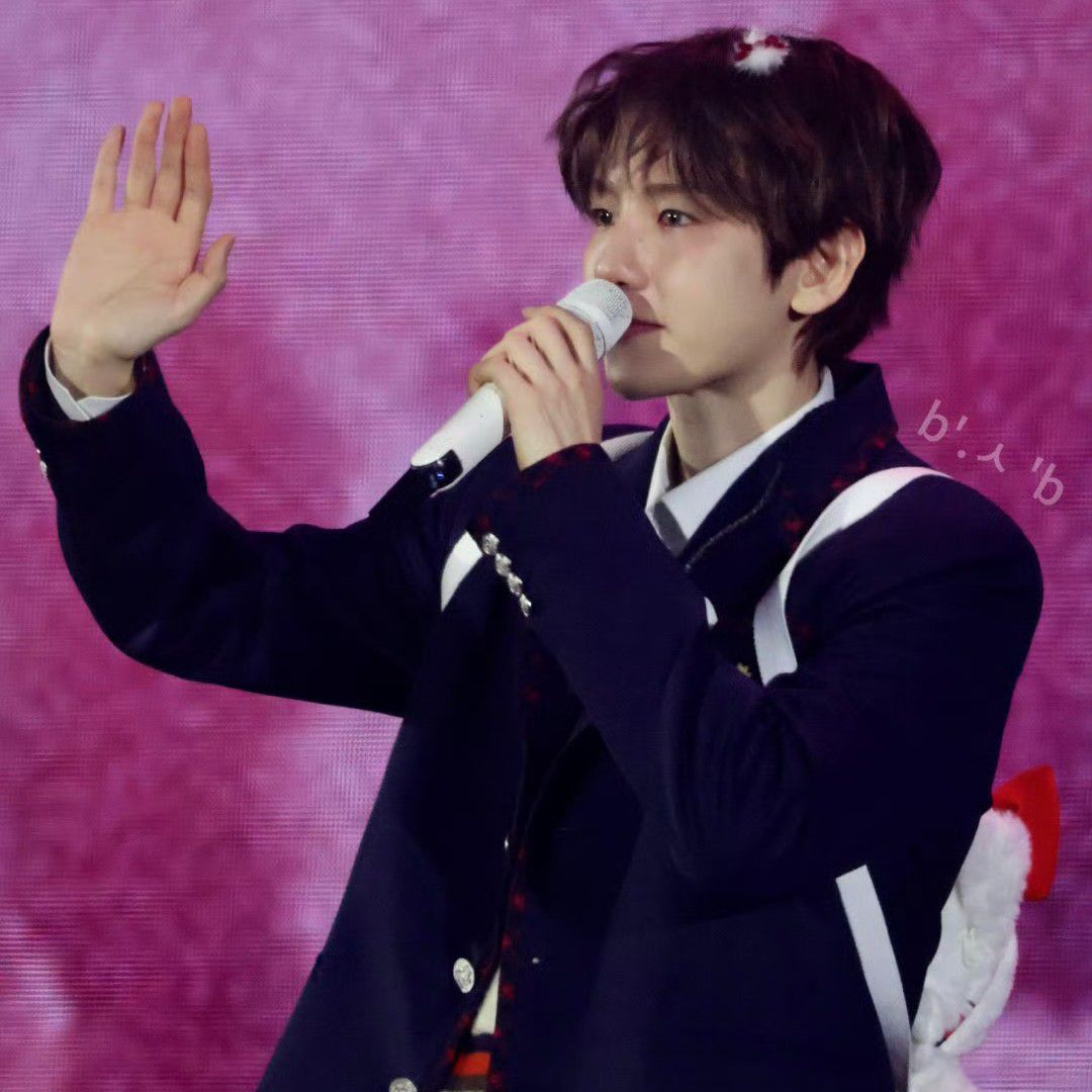 伯賢 (EXO)粉絲拍下的瞬間