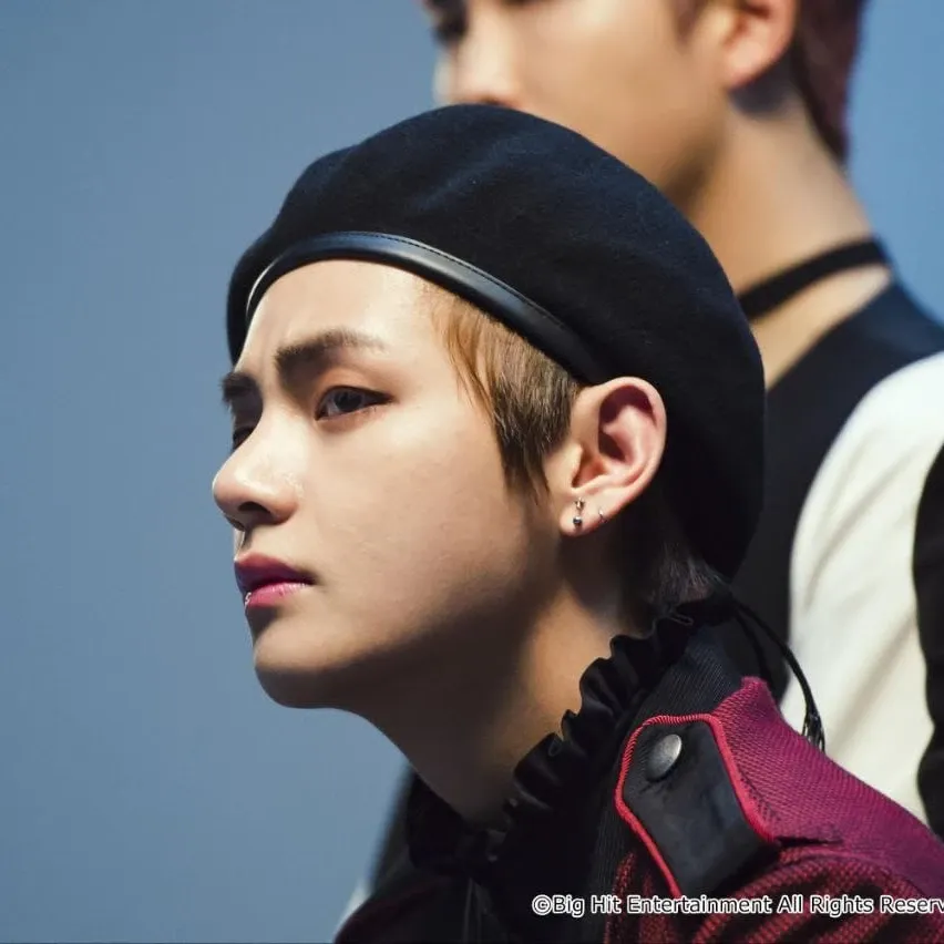 뷔 (방탄소년단)의 비하인드 컷