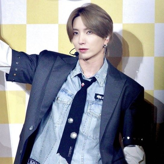 A moment captured by Leeteuk (Super Junior)'s fan