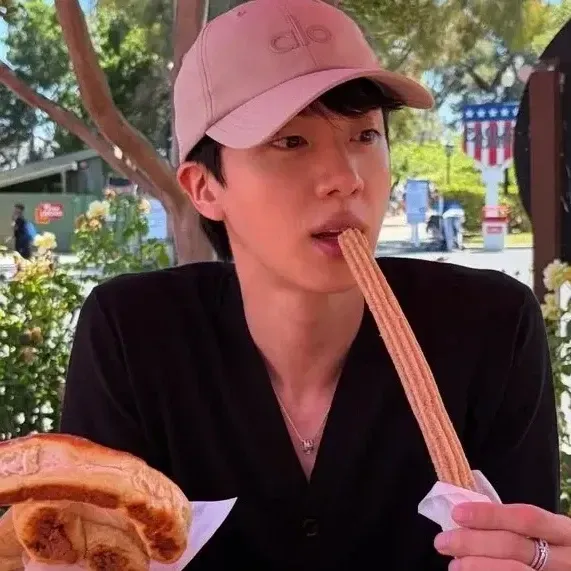 진 (방탄소년단)의 비하인드 컷