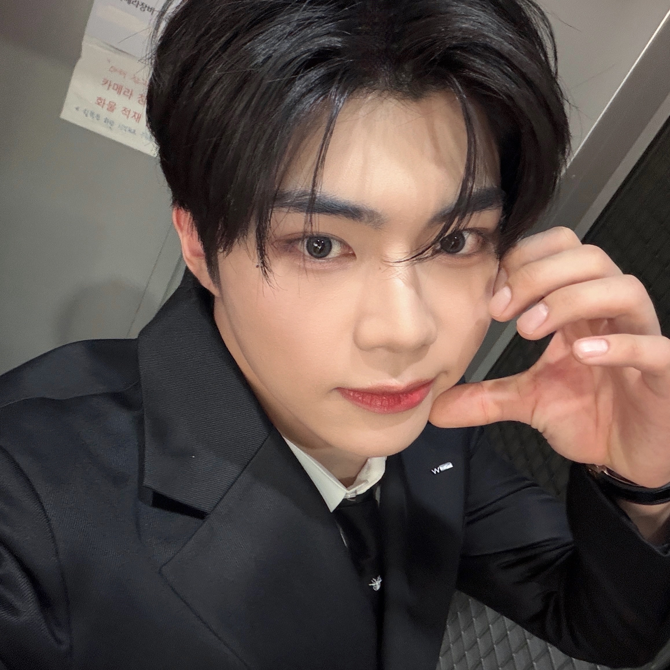 Recent activity shot of Park Gunwook (ZEROBASEONE)