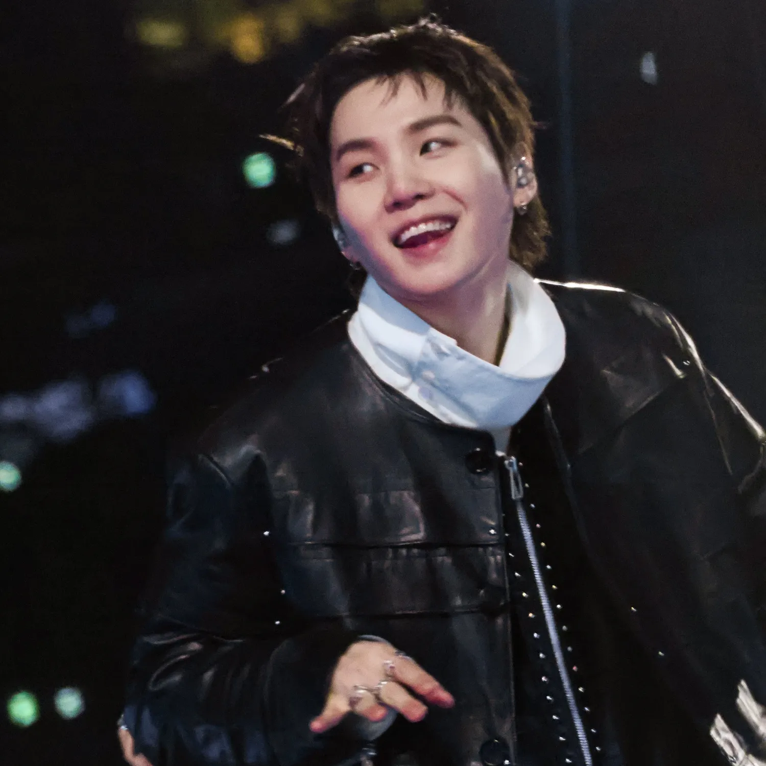 SUGA (防彈少年團)的幕後花絮