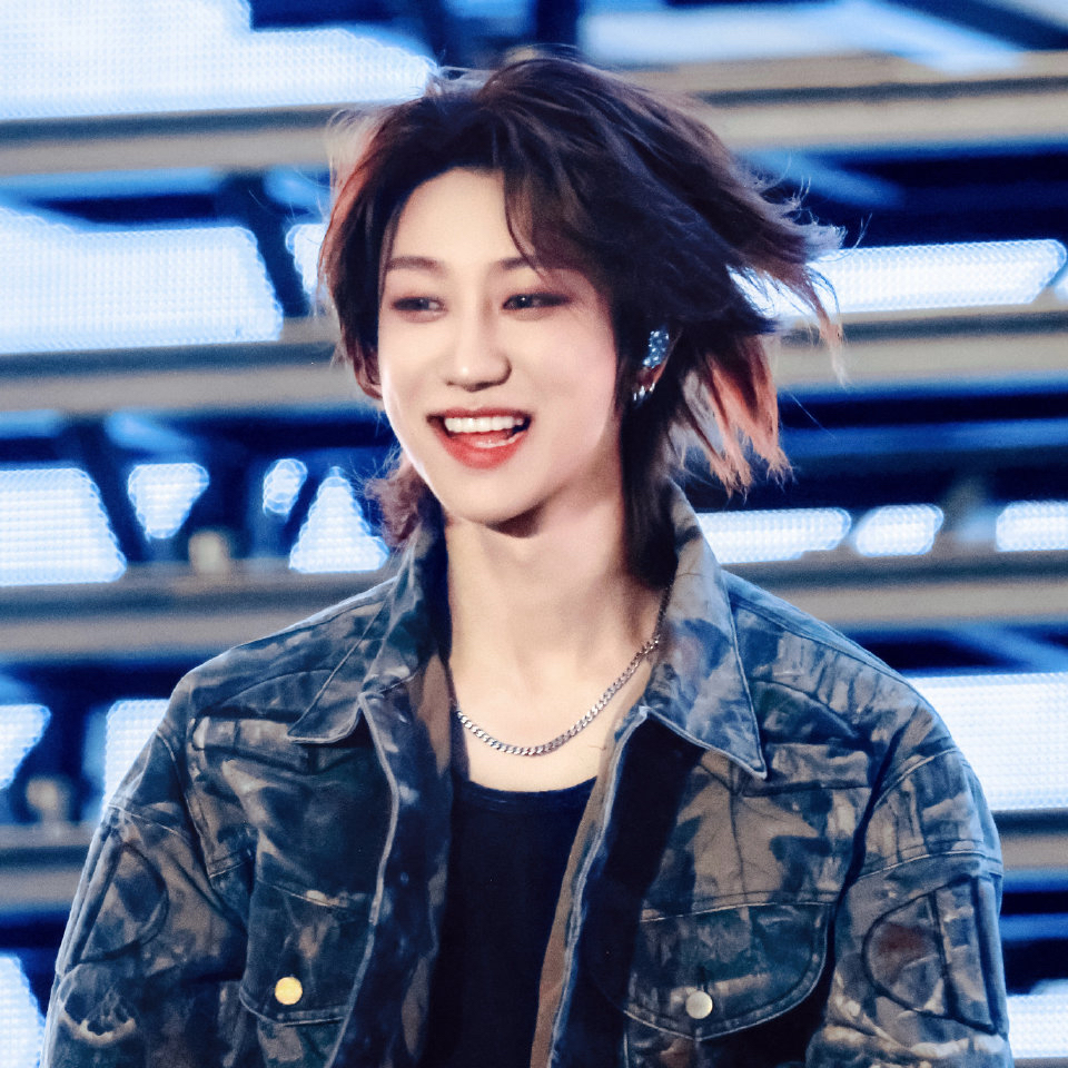 Behind-the-scenes cut of The 8 (SEVENTEEN)