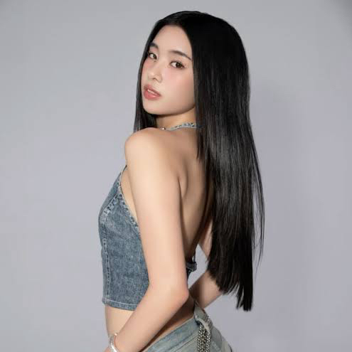 Latest photo of Sophia (KATSEYE)