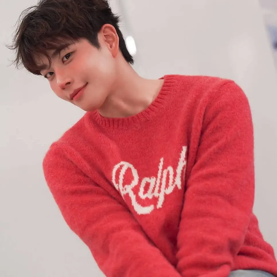 아스트로의 최신 사진