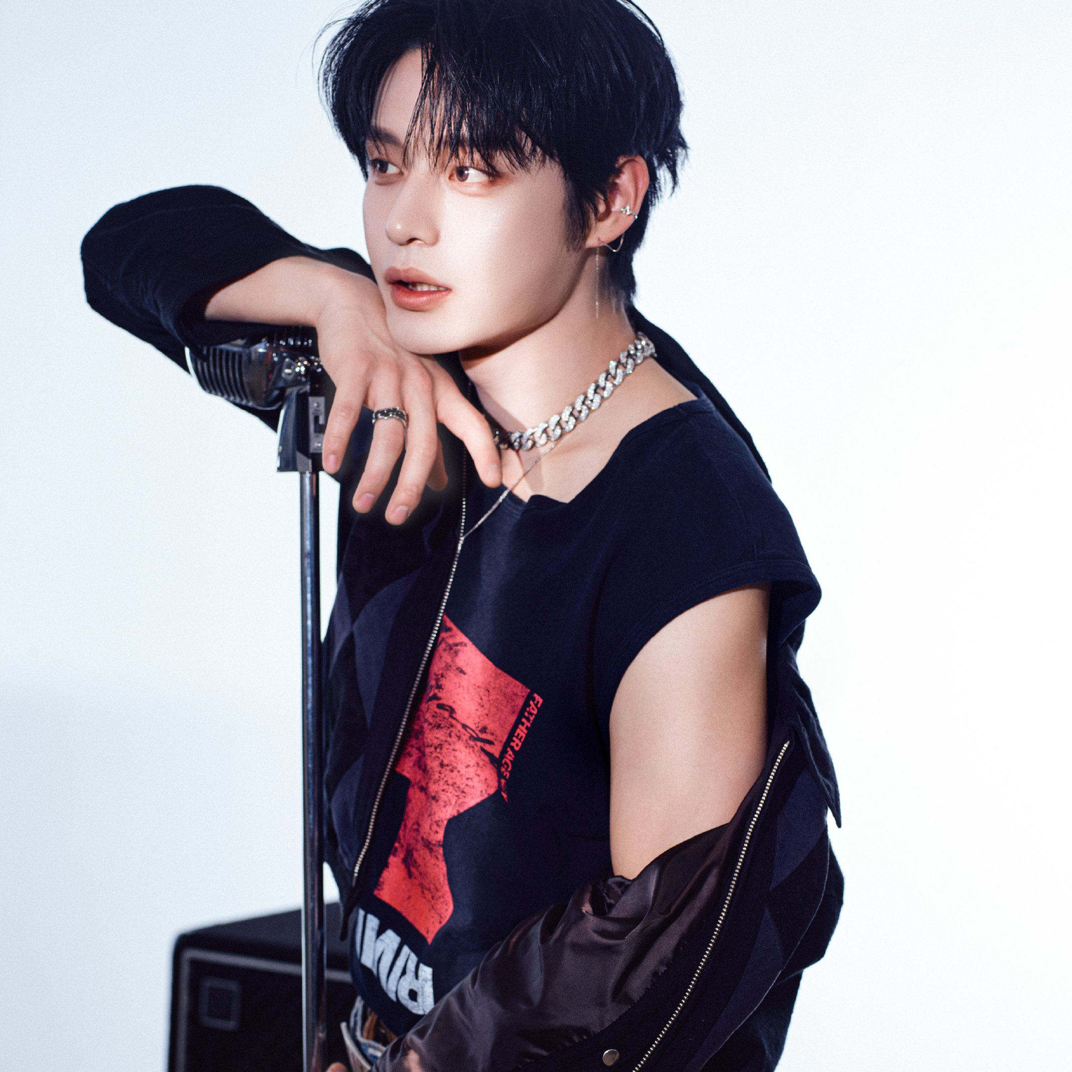 Recent activity shot of Kim Jiwoong (ZEROBASEONE)