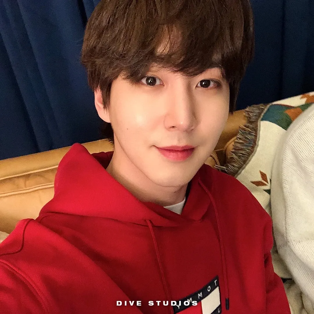 Recent activity shot of Shinwon (PENTAGON)
