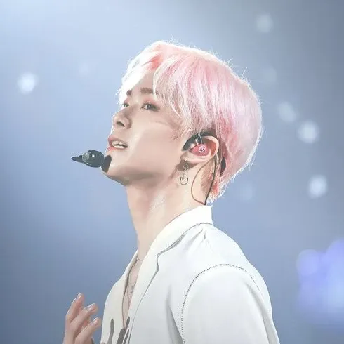 A moment captured by Moonbin (ASTRO)'s fan