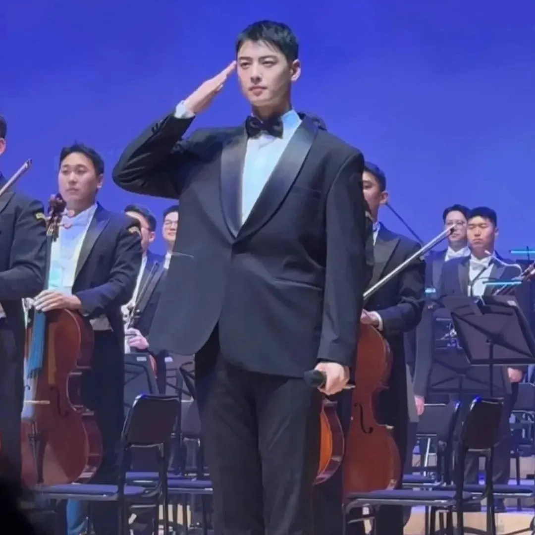 Recent activity shot of Eunwoo (ASTRO)