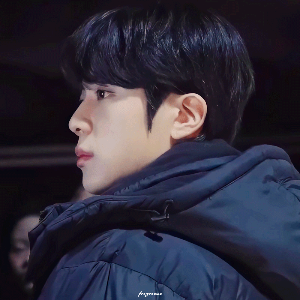 Foto aktivitas terbaru Jin (BTS)