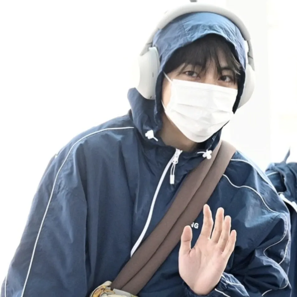 V (防弹少年团)的最新活动照片