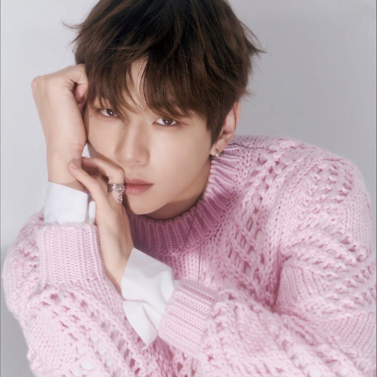 강다니엘의 비하인드 컷