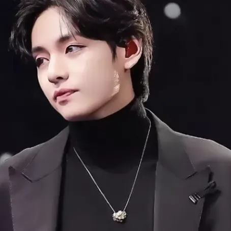 V (防弹少年团)的最新活动照片