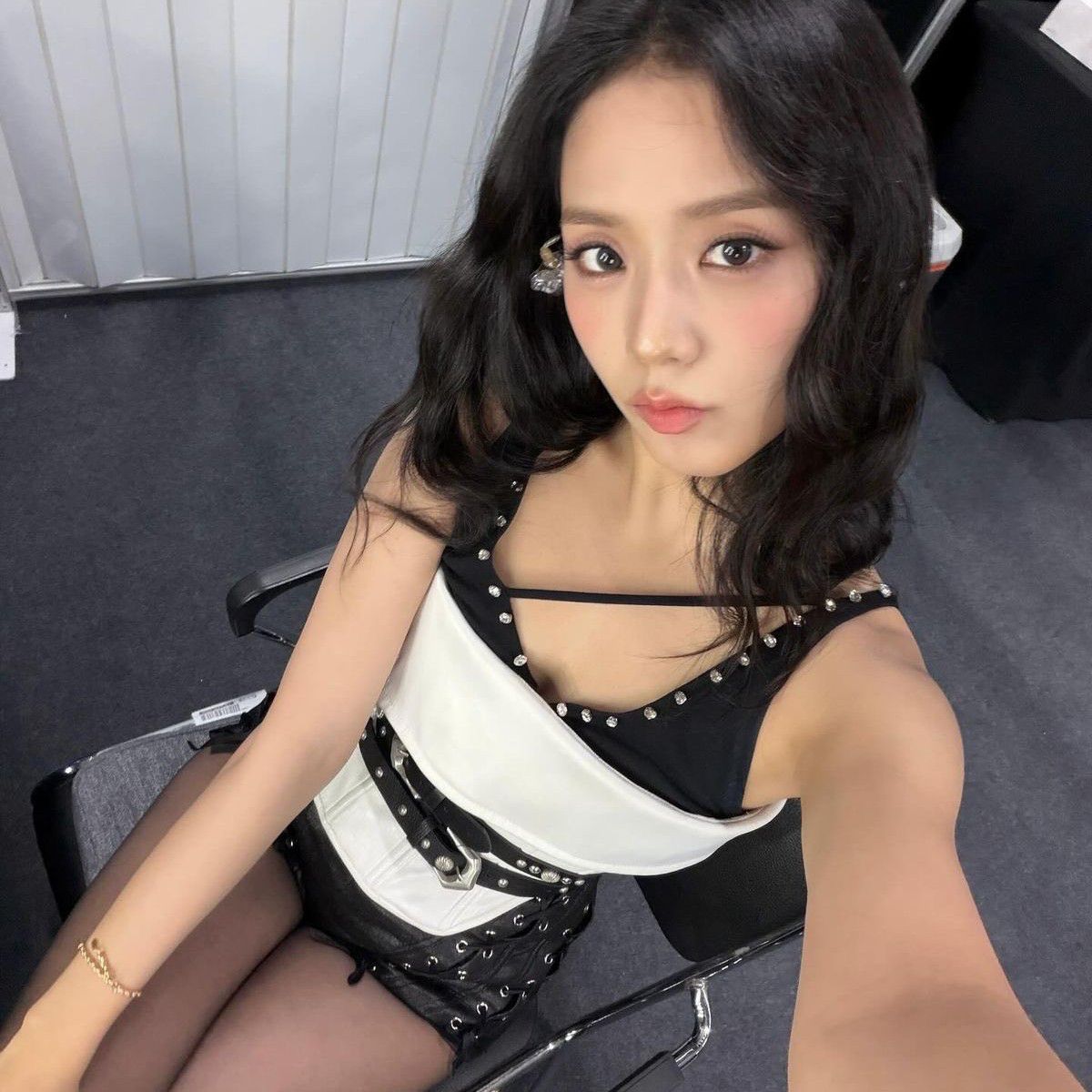 ジス (BLACKPINK)の舞台裏ショット