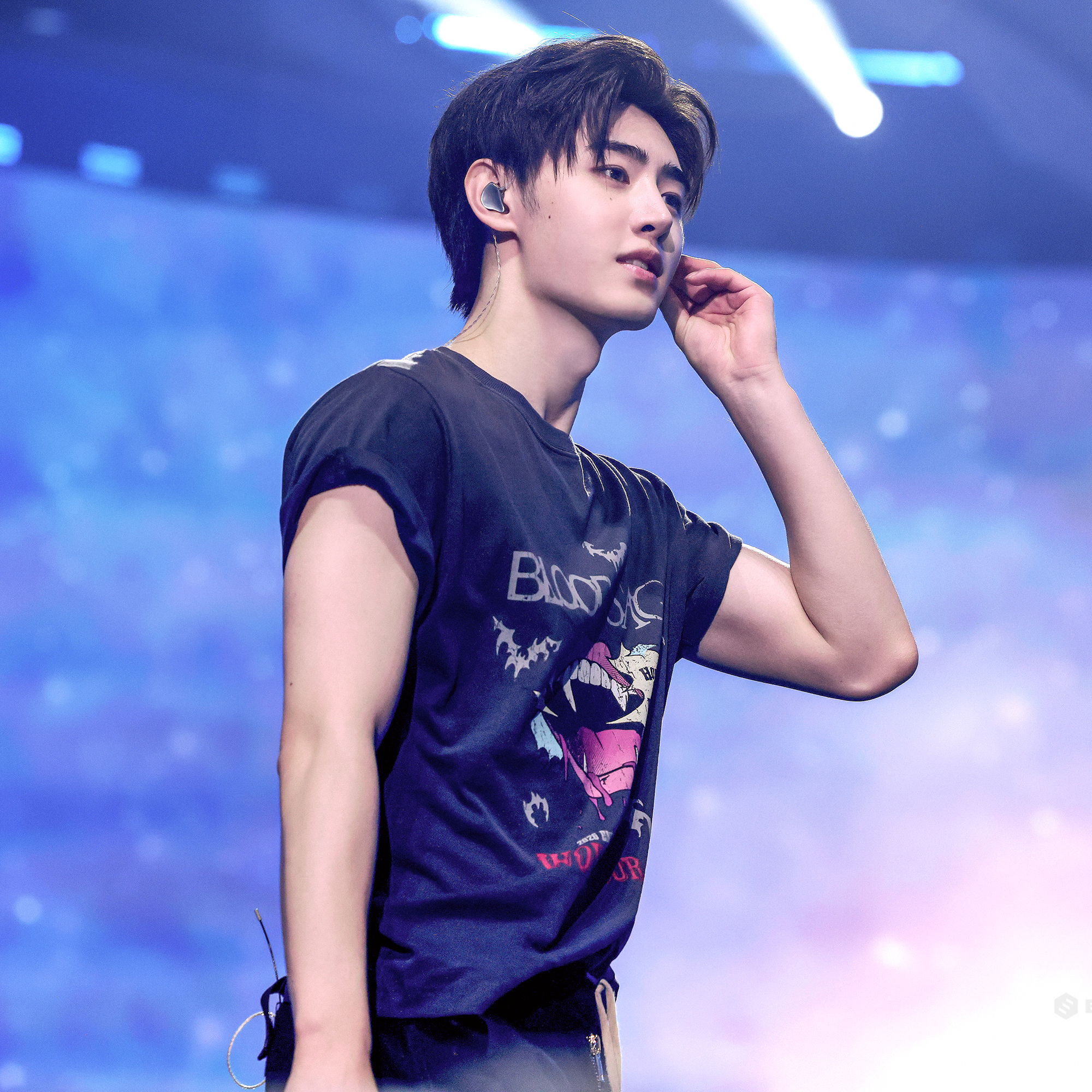 성훈 (ENHYPEN) 최근 활동샷