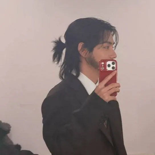 Recent activity shot of V (BTS)