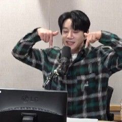 A moment captured by Hwang Chiyeol's fan