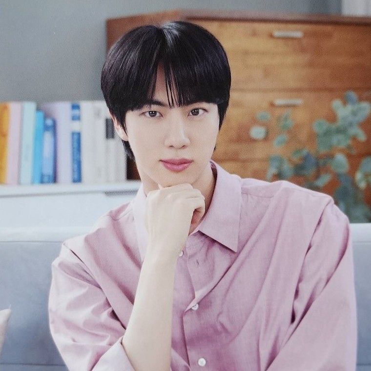 Foto terbaru Jin (BTS)
