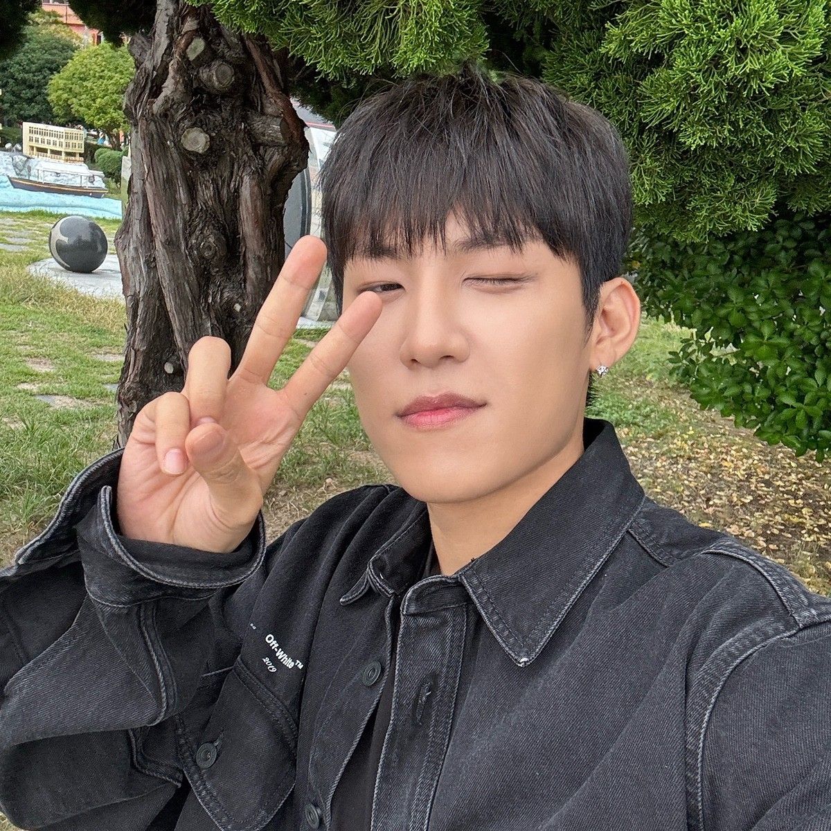 A moment captured by Park Woojin (AB6IX)'s fan