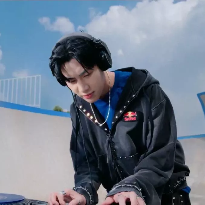 Latest photo of Bambam (GOT7)