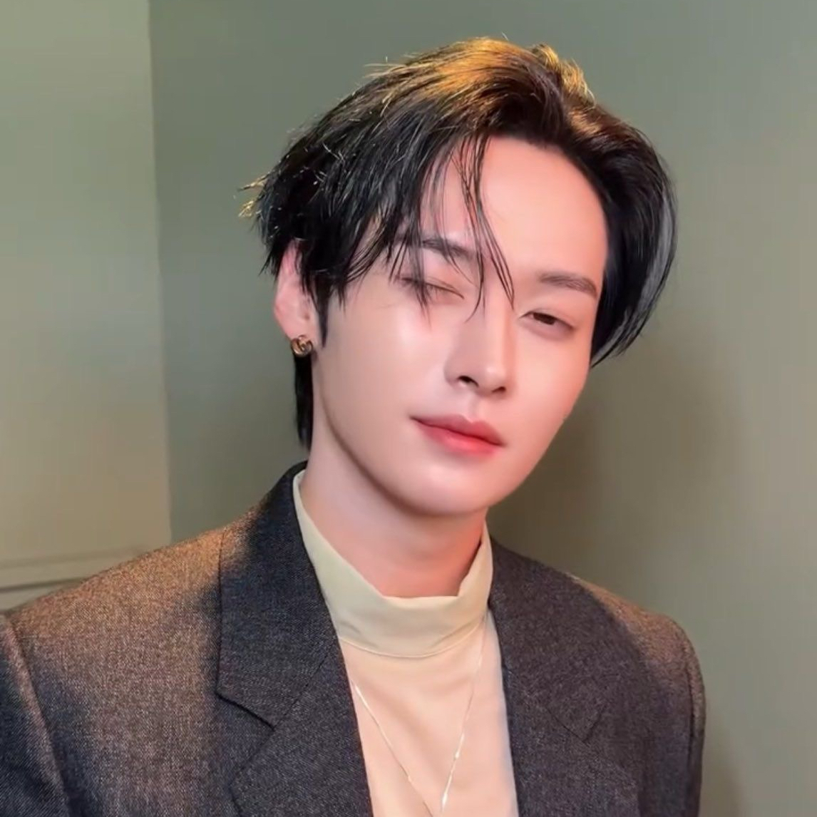 A moment captured by Lee Know (Stray Kids)'s fan