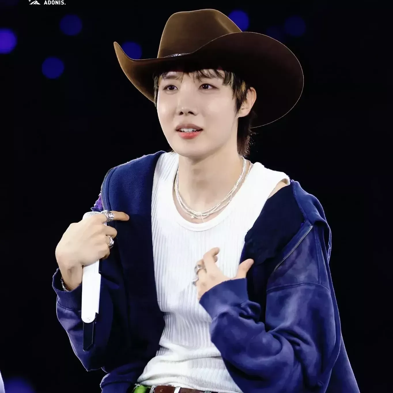 Momen yang diabadikan oleh penggemar j-hope (BTS)