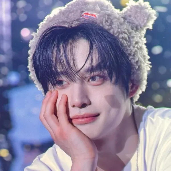 A moment captured by Kim Jiwoong (ZEROBASEONE)'s fan