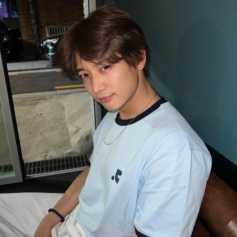 Behind-the-scenes cut of Minho (SHINee)