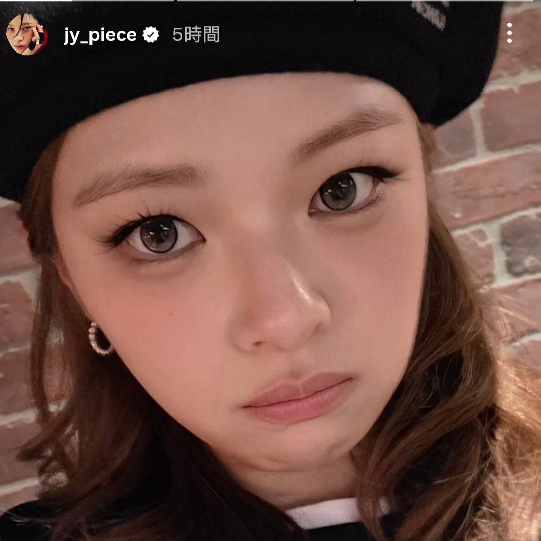 Behind-the-scenes cut of Jeongyeon (TWICE)