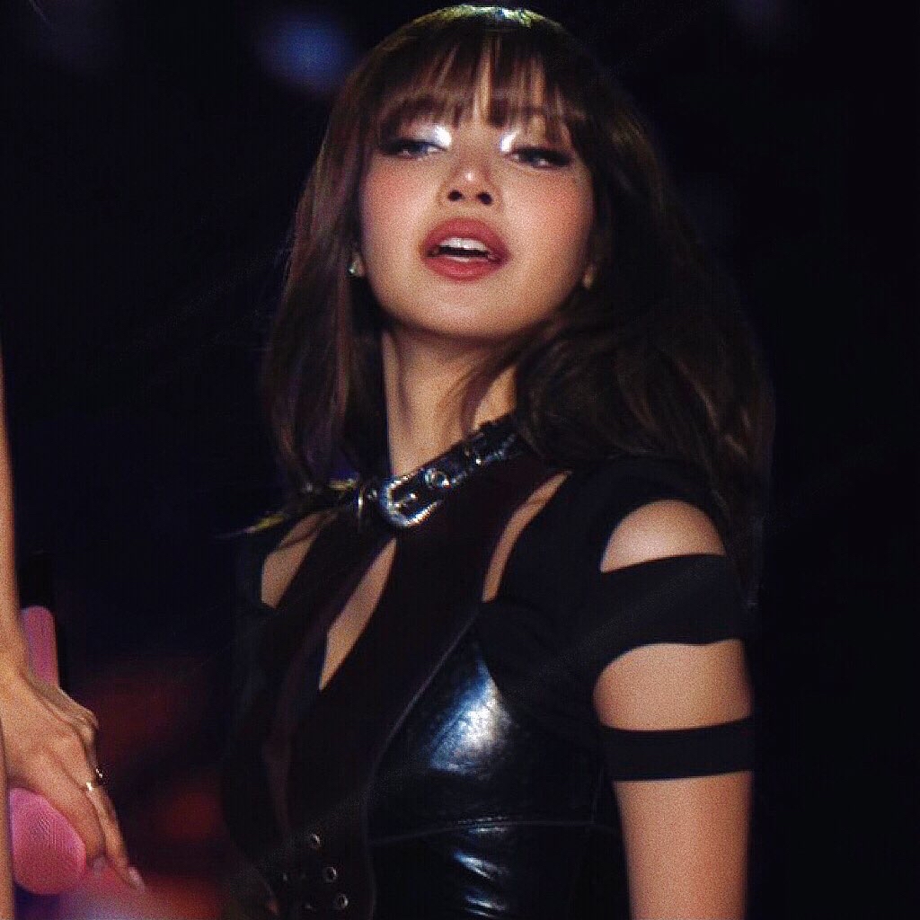 Behind-the-scenes cut of Lisa (BLACKPINK)