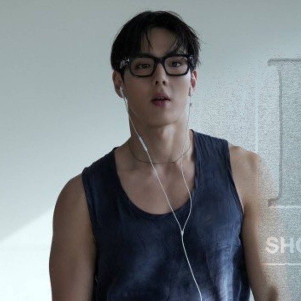 捕捉到Shownu (MONSTA X)魅力的代表照片