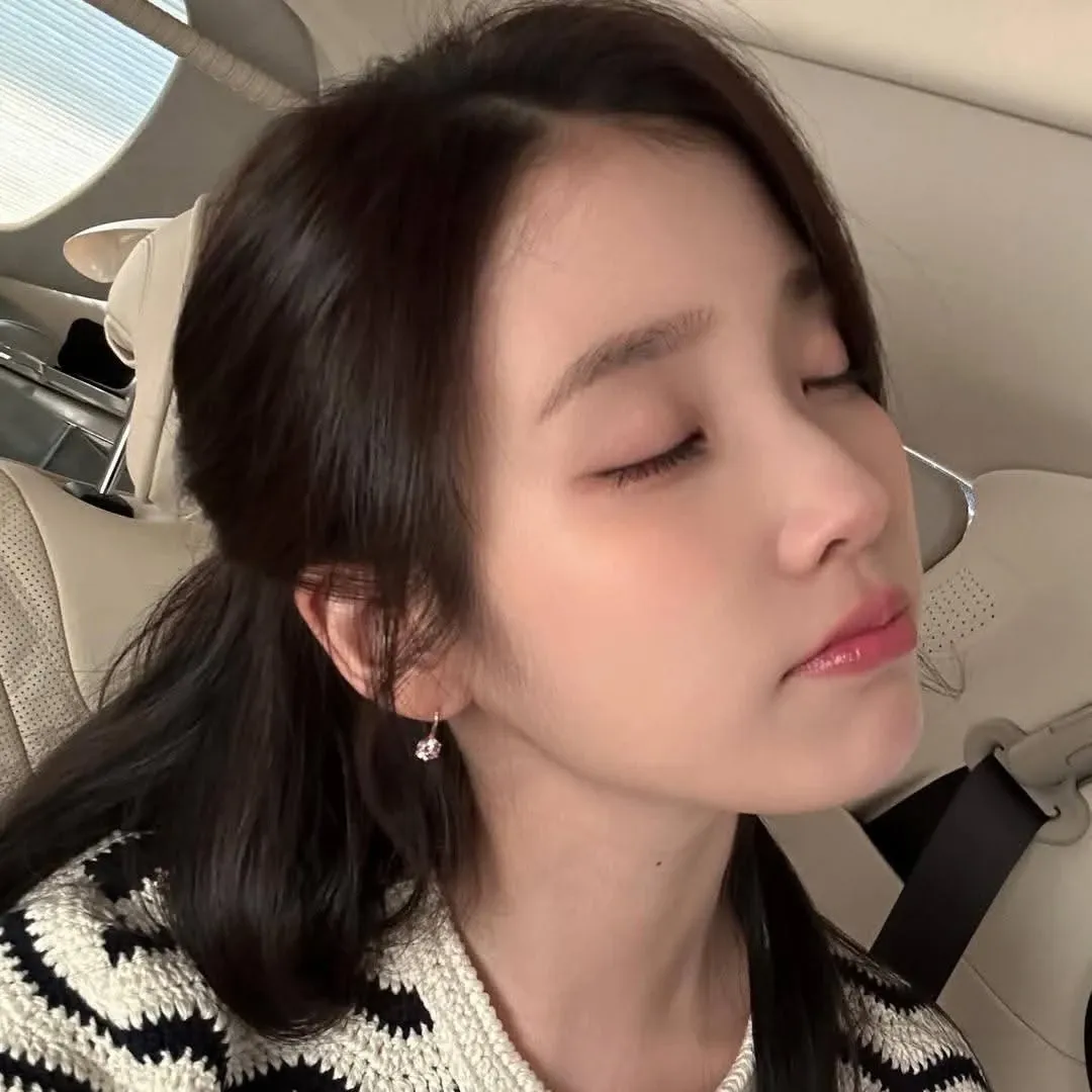 아이유의 비하인드 컷