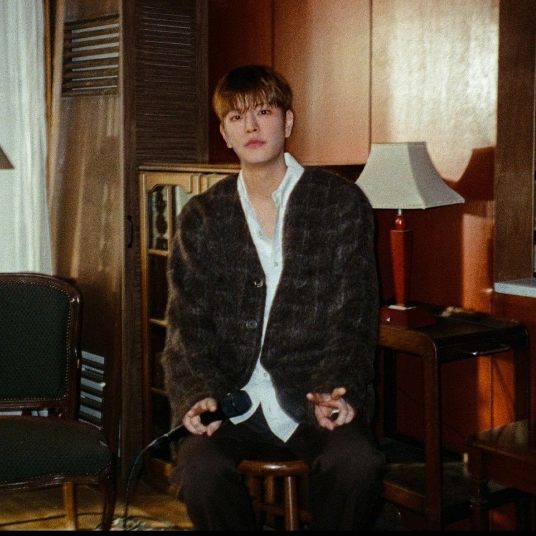 Latest photo of Seungmin (Stray Kids)