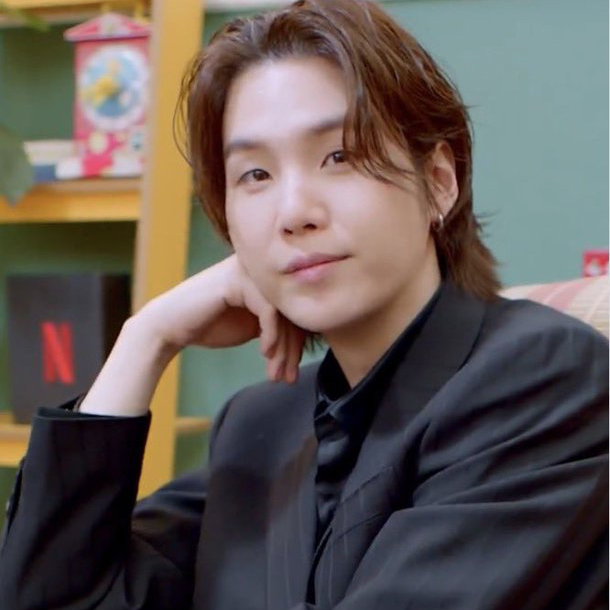 SUGA (防彈少年團)的最新照片