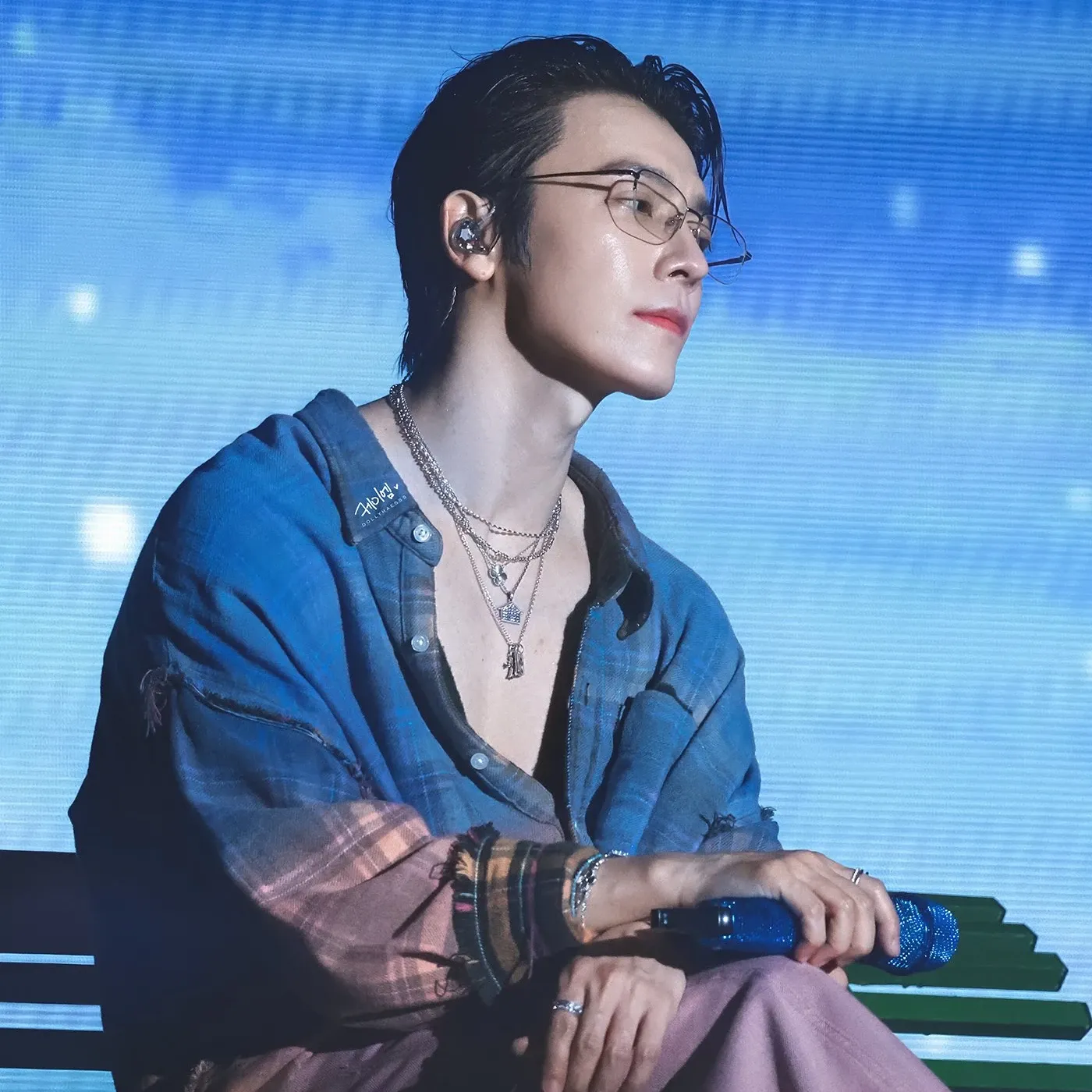 Behind-the-scenes cut of Donghae (Super Junior)