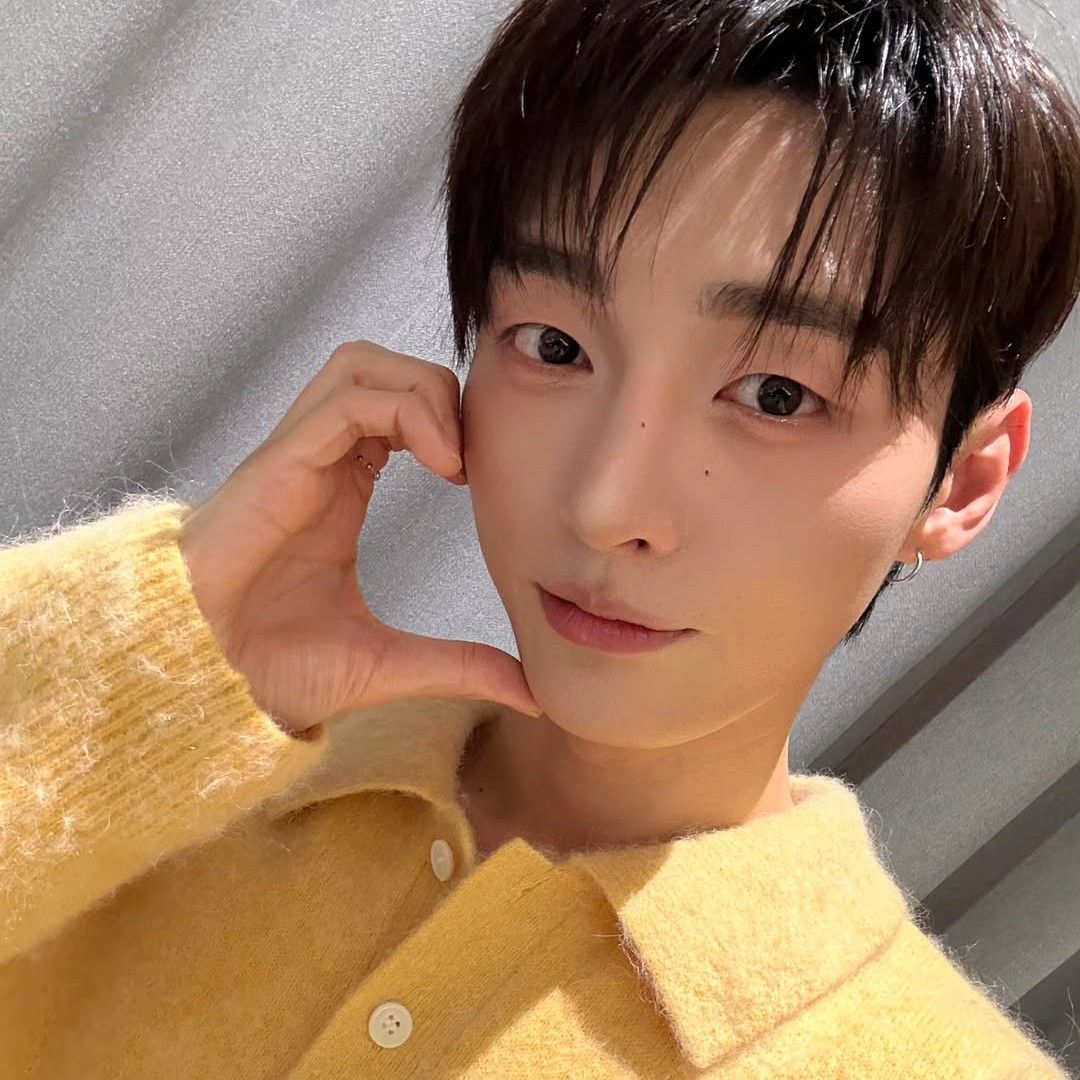 Recent activity shot of Yoon Jisung