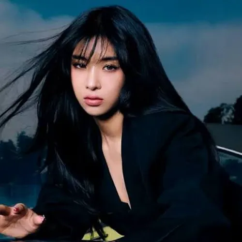 A moment captured by Sophia (KATSEYE)'s fan