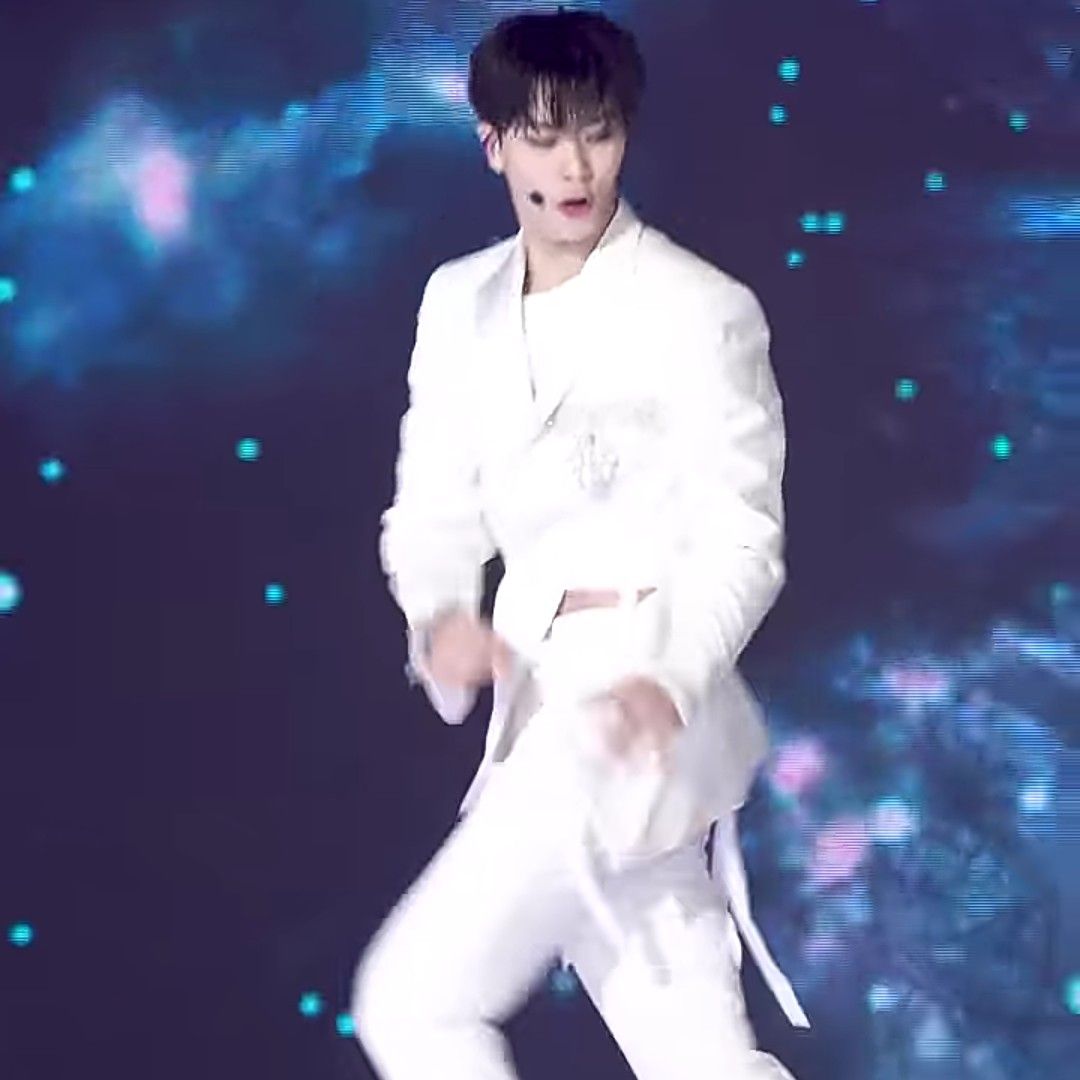 A moment captured by Moonbin (ASTRO)'s fan