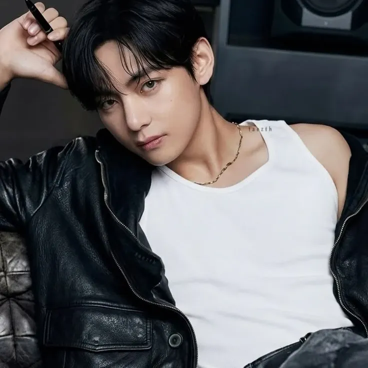 Foto aktivitas terbaru V (BTS)